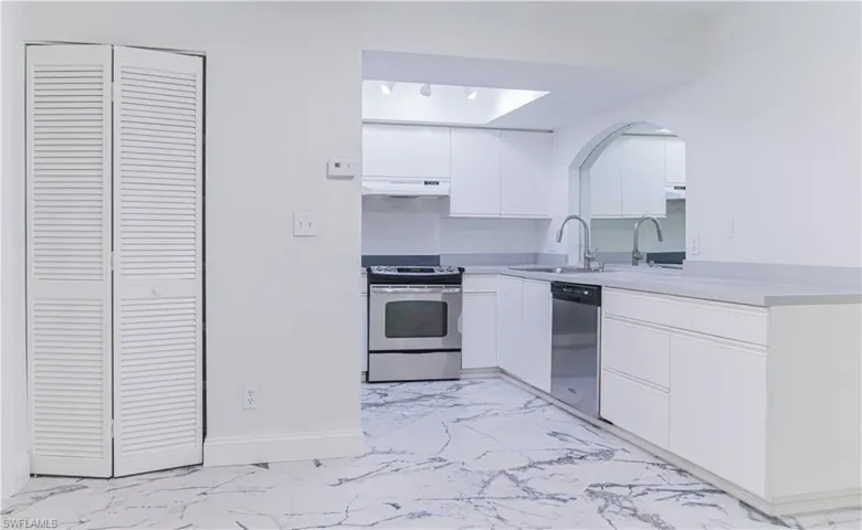107 Blue Ridge Dr 21, Naples, Florida 34112