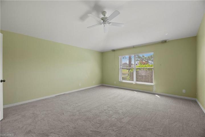 Huge Master Suite with Vaulted Ceiling and Lake View