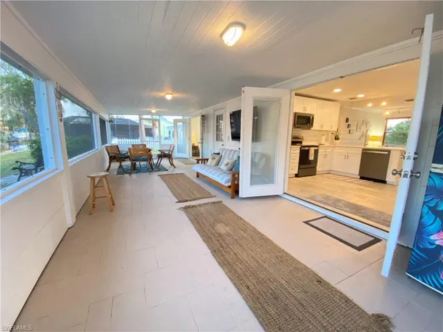 Huge Lanai