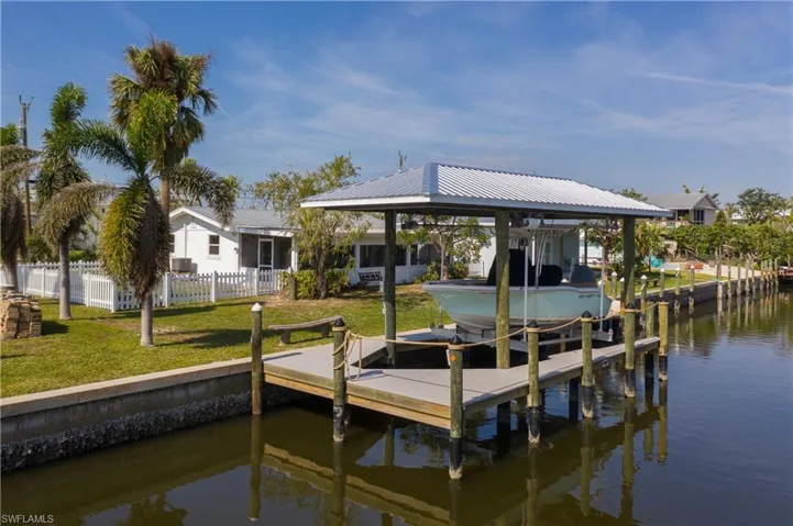 Dock & Boat Lift