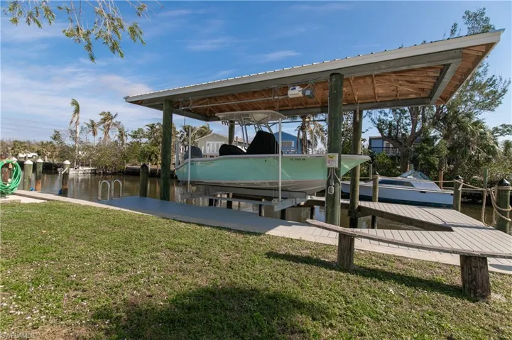 Dock & Boat Lift