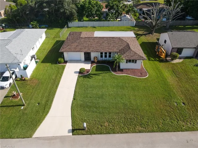 Aerial view of property and surrounding area