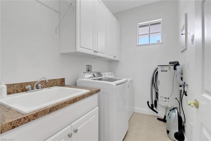 28665  San Lucas  LN, Bonita Springs, FL 34135