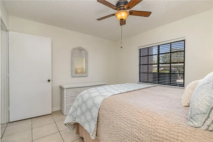 Secondary/Guest Bedroom