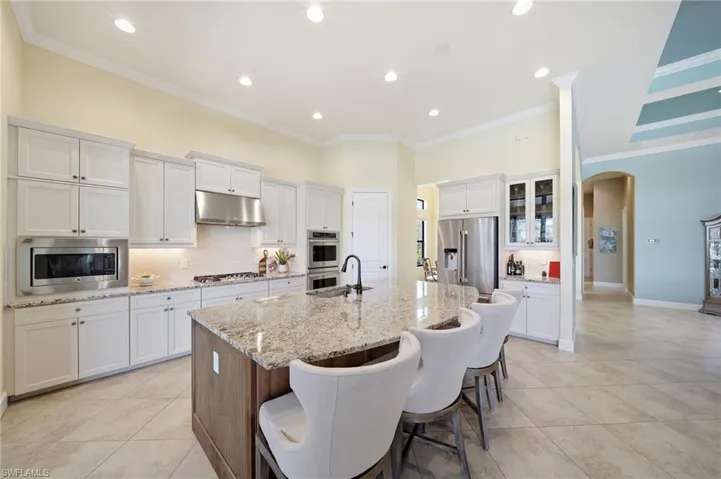 8816 Savona Ct, Naples, Florida 34119