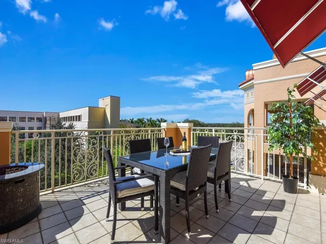 Private terrace overlooking the Piazza