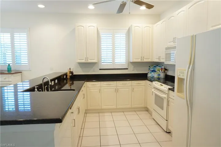 Any chef would love this kitchen!