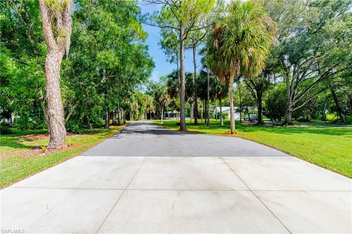 6031 Dogwood Way, Naples, Florida 34116