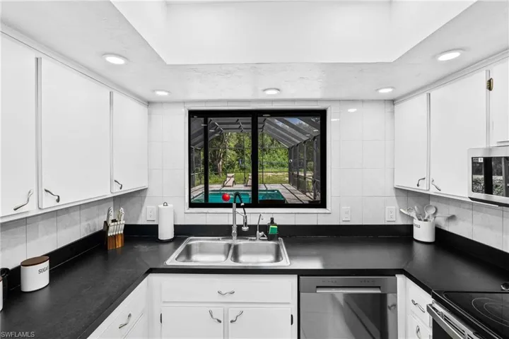 6031 Dogwood Way, Naples, Florida 34116