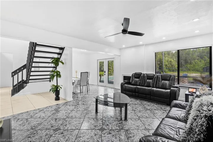 6031 Dogwood Way, Naples, Florida 34116
