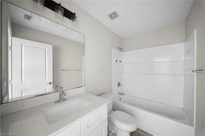 202 Nw 25th Pl, Cape Coral, Florida 33993