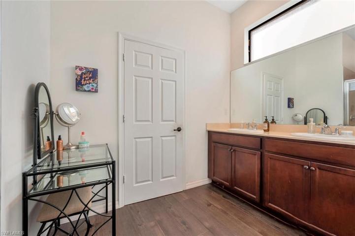 Master bath with double sinks. Bathroom #1