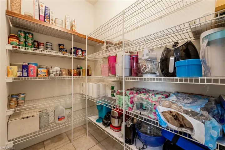 2201  Oxford Ridge  CIR, Lehigh Acres, FL 33973