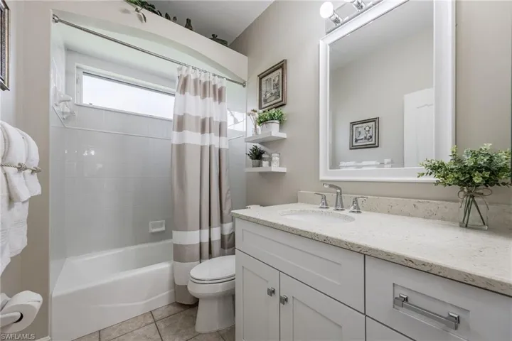 2201  Oxford Ridge  CIR, Lehigh Acres, FL 33973