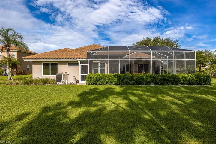 2201  Oxford Ridge  CIR, Lehigh Acres, FL 33973