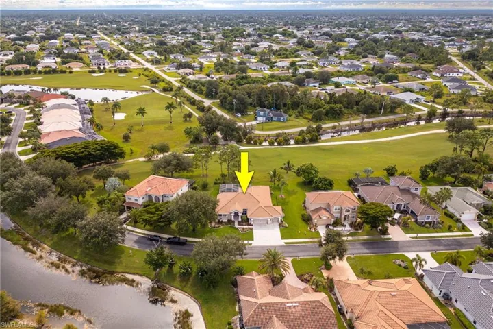 2201  Oxford Ridge  CIR, Lehigh Acres, FL 33973