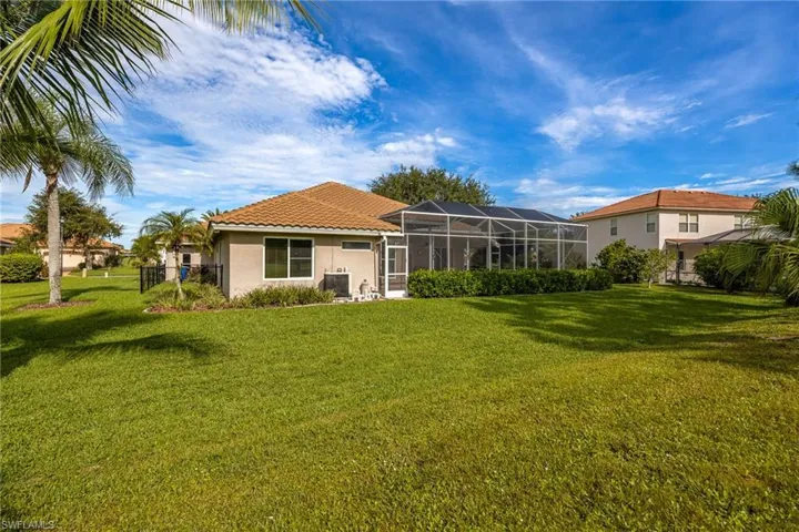 2201  Oxford Ridge  CIR, Lehigh Acres, FL 33973