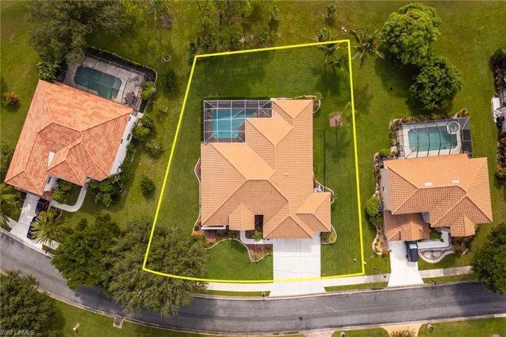 2201  Oxford Ridge  CIR, Lehigh Acres, FL 33973