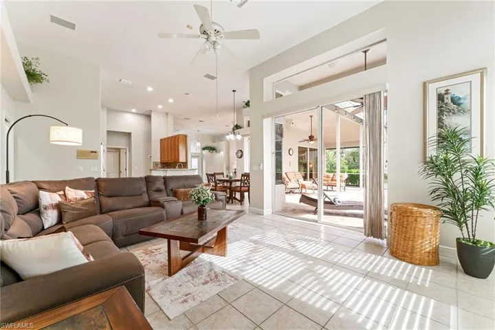 2201  Oxford Ridge  CIR, Lehigh Acres, FL 33973