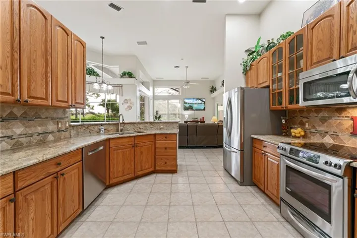 2201  Oxford Ridge  CIR, Lehigh Acres, FL 33973