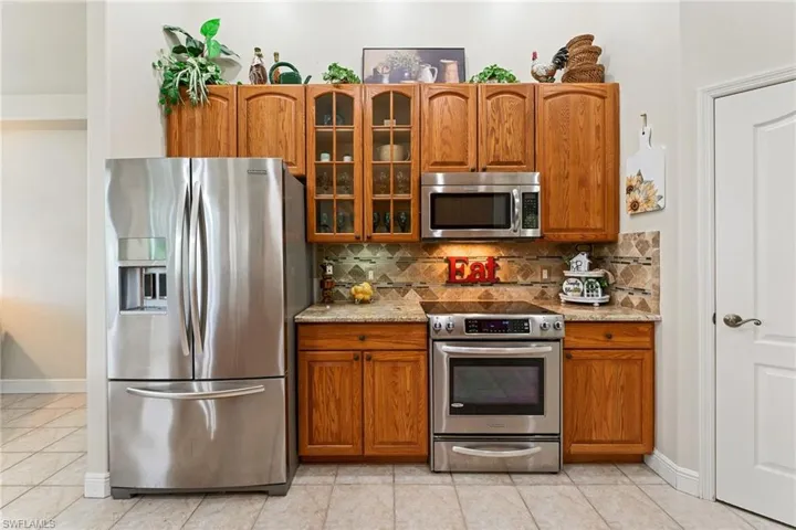 2201  Oxford Ridge  CIR, Lehigh Acres, FL 33973