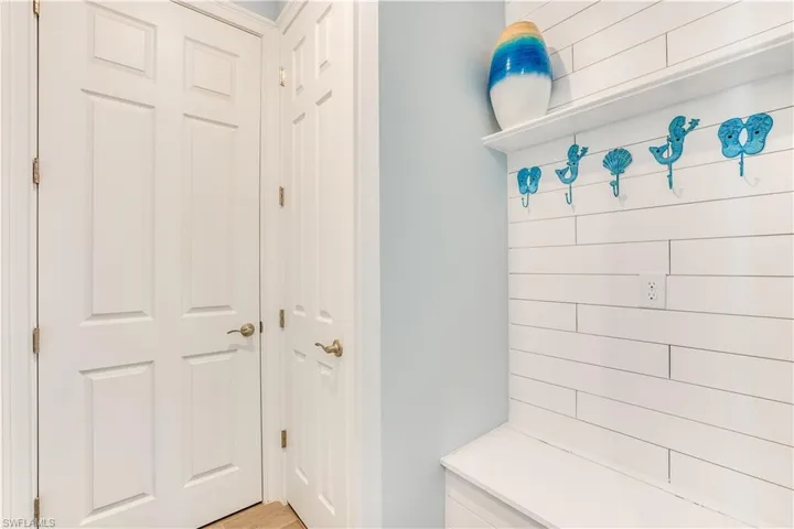 Sitting area/Mudroom