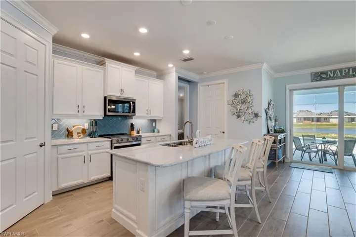 Kitchen with eat in bar