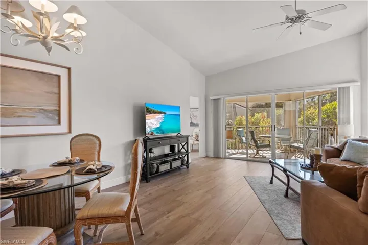 8415  Excalibur  CIR, Naples, FL 34108