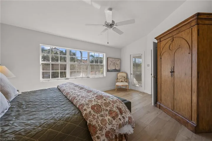 8415  Excalibur  CIR, Naples, FL 34108