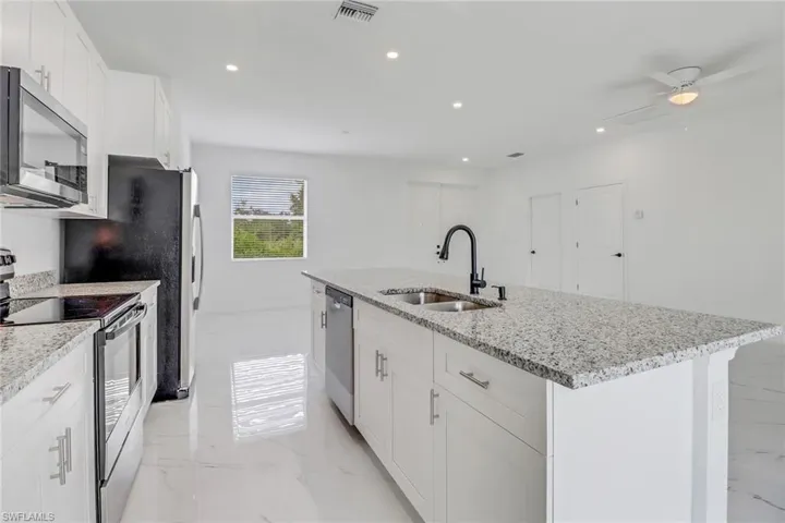 2528  68TH W ST, Lehigh Acres, FL 33971