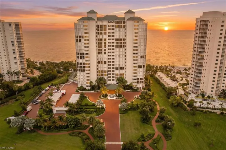 8171  Bay Colony  DR, Naples, FL 34108