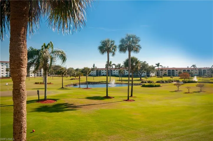 17  High Point N CIR, Naples, FL 34103