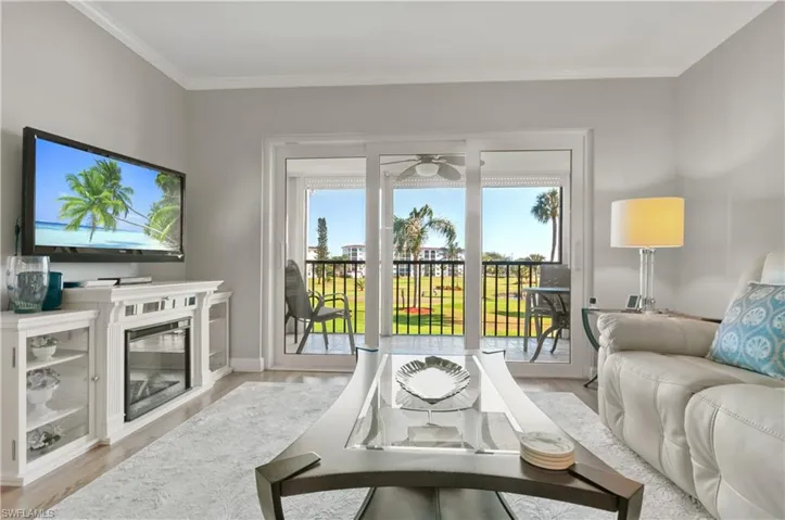 17  High Point N CIR, Naples, FL 34103
