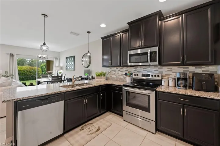 3852  Tilbor  CIR, Fort Myers, FL 33916