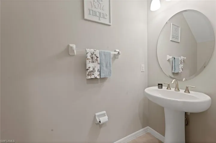 3852  Tilbor  CIR, Fort Myers, FL 33916