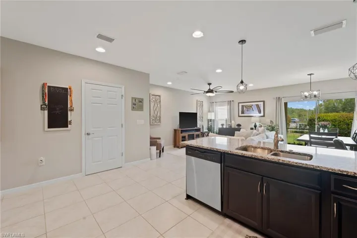 3852  Tilbor  CIR, Fort Myers, FL 33916