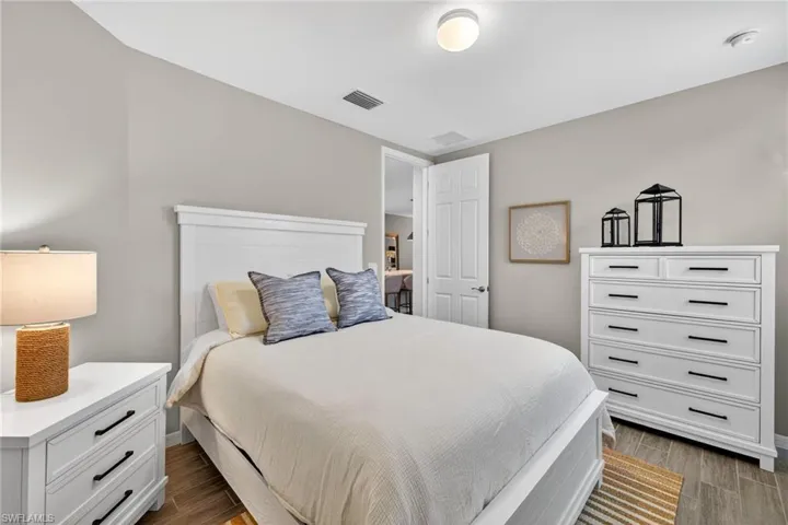 14567  Edgewater  CIR, Naples, FL 34114