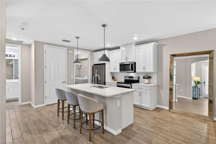 14567  Edgewater  CIR, Naples, FL 34114