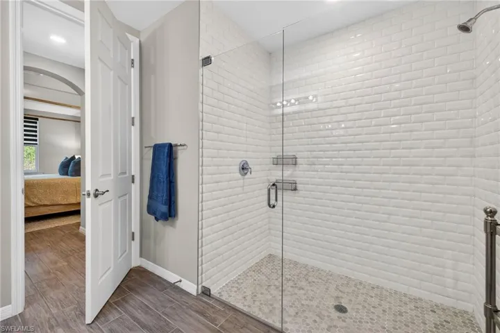 14567  Edgewater  CIR, Naples, FL 34114