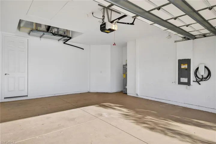 14567  Edgewater  CIR, Naples, FL 34114
