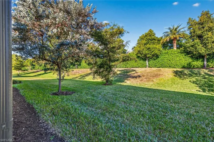 14567  Edgewater  CIR, Naples, FL 34114