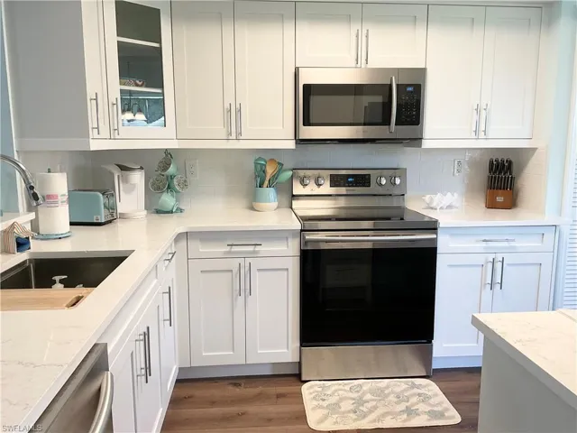 Kitchen with new Stainless Appliances