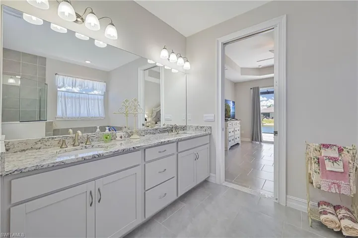18237  Everson Miles  CIR, North Fort Myers, FL 33917