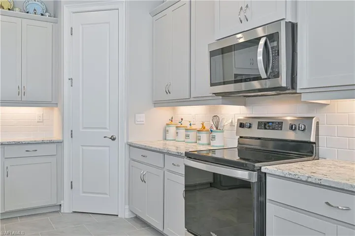 18237  Everson Miles  CIR, North Fort Myers, FL 33917