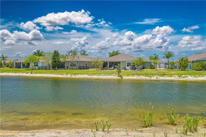 18237  Everson Miles  CIR, North Fort Myers, FL 33917