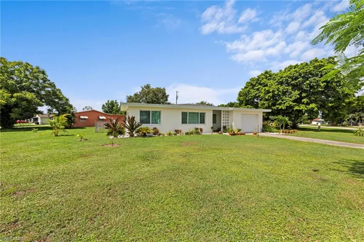 1212 Barnsdale St, Lehigh Acres, Florida 33936