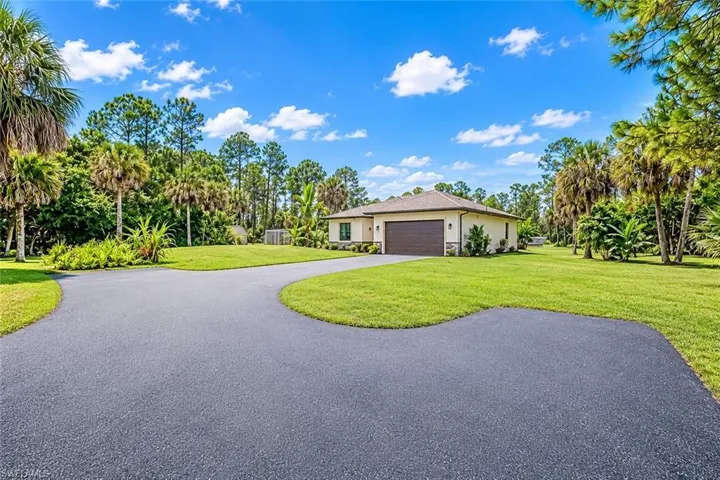 2735 12th Ave Ne, Naples, Florida 34120