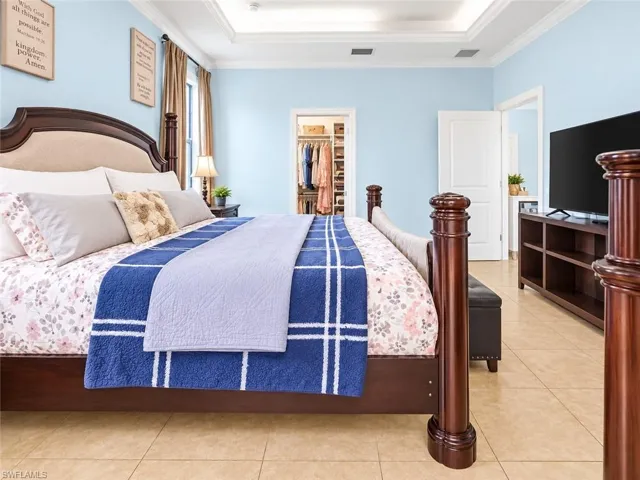 2735 12th Ave Ne, Naples, Florida 34120