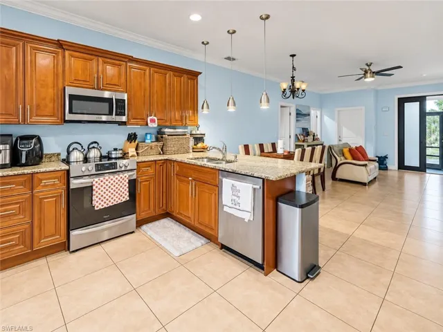 2735 12th Ave Ne, Naples, Florida 34120
