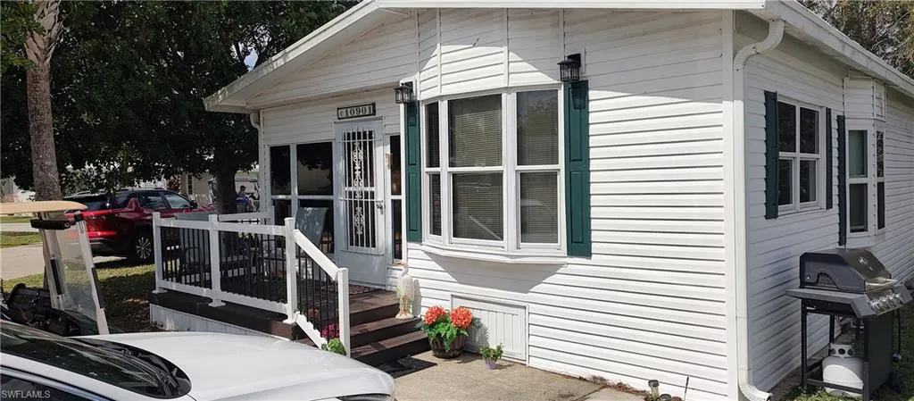 View of property exterior